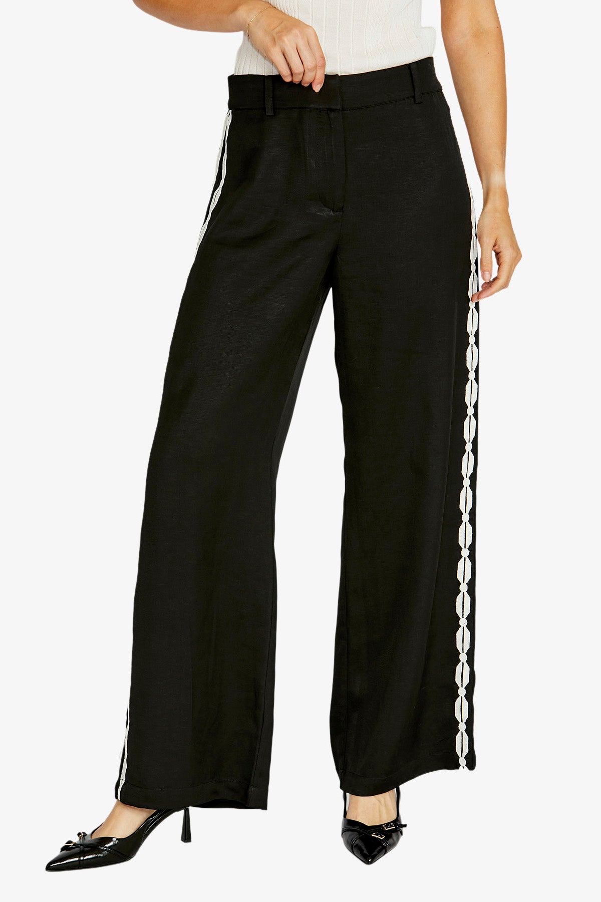 Mila Scalloped Trim Pant